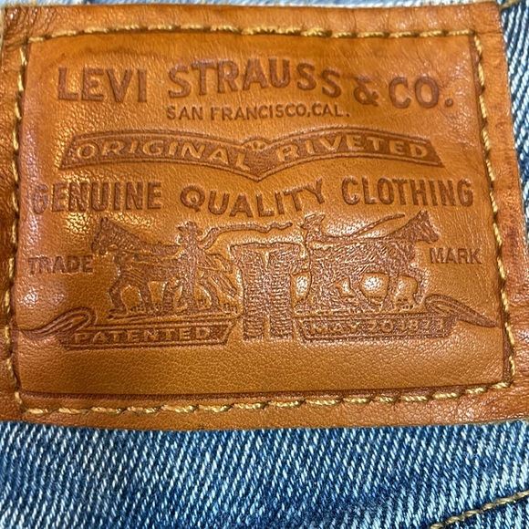 A NWT Levi’s Strauss & CO. Size 26 Blue Jeans Skirt Pencil Style Pockets - Picture 4 of 16